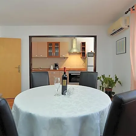 2074 4* Poreč